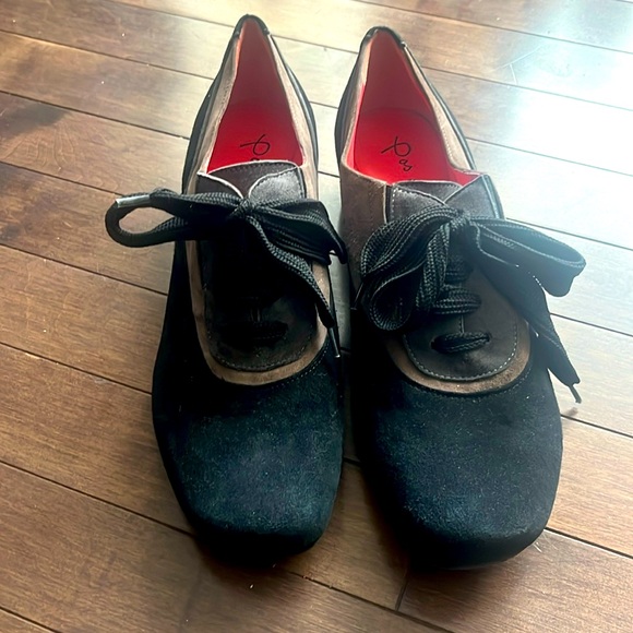 Beautiful suede Italian leather lace up shoes size 41 - Picture 1 of 4